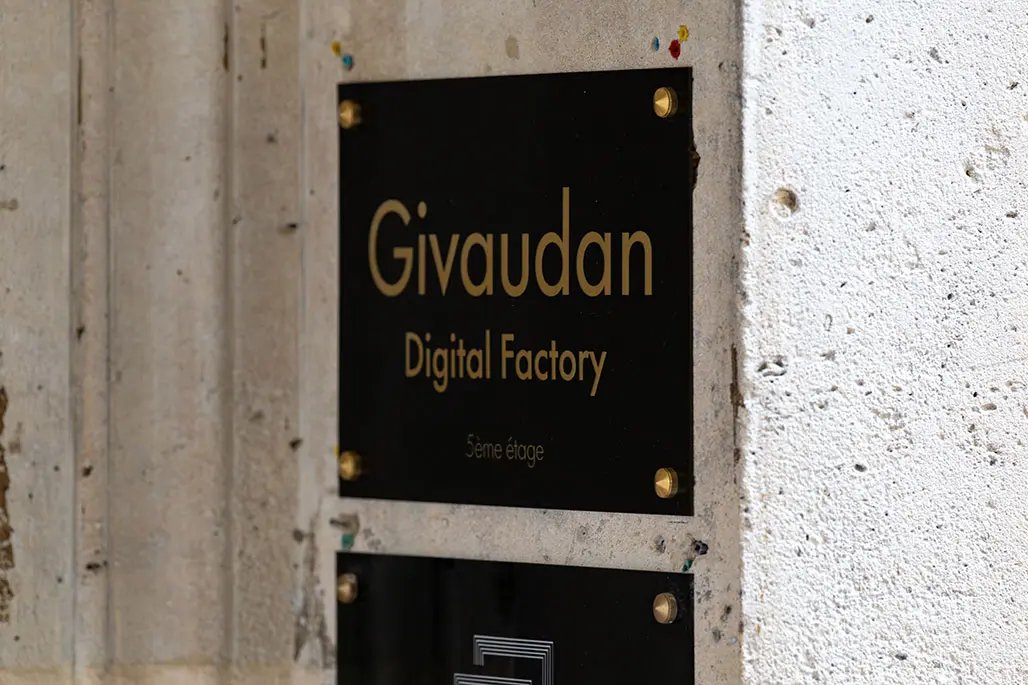 Digital Palette nameplate